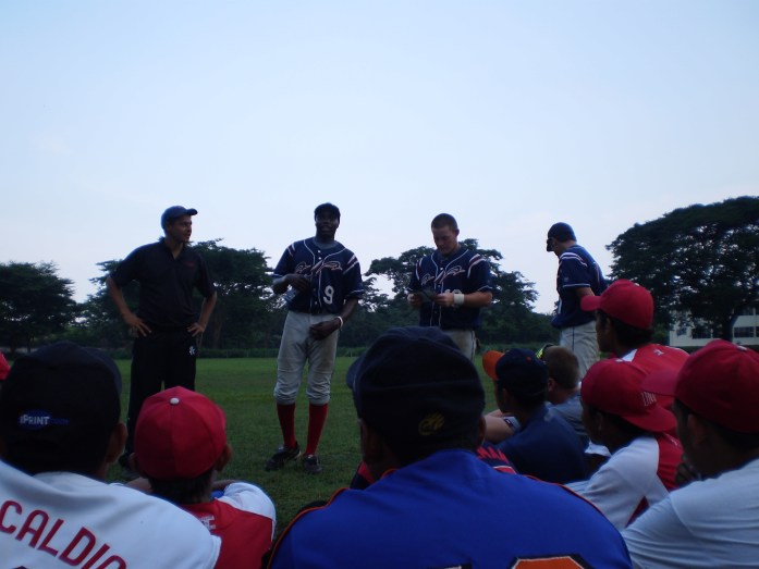 Here's a few of our guys sharing what AIA is about, using sports as a platform to tell others about Jesus Christ.  This is right after we played UNICA. (Angel-translator, Matt Ogbeide, Kris Dockery, & Ty Shaw)
