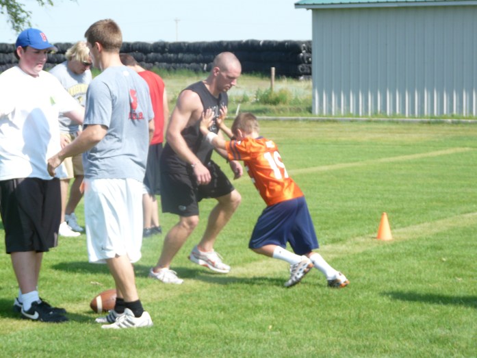 They only have 6 man Football in Grover.  But Check out this match up off the line lol!